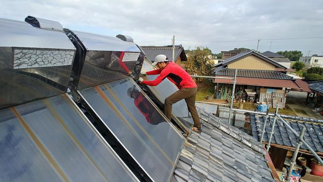 埼玉県熊谷市,深谷市,行田市,の便利屋,不用品の回収,剪定,クリーニング,補修,作業を行っています。栃木県佐野市で、太陽熱温水器の撤去のお仕事。