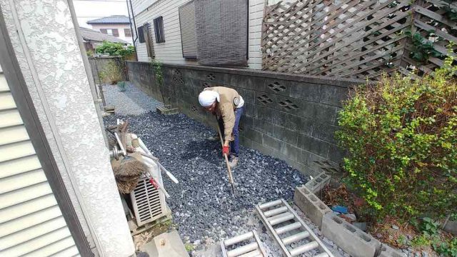 埼玉県熊谷市,深谷市,行田市,東松山市の街の便利屋さん（リサイクル妻沼）は、相談・見積無料なので、いつでもお気軽にお電話ください。幅広に困りごとの解決に全力で取り組ませて頂きます。鴻巣市で砂利敷きのお仕事。